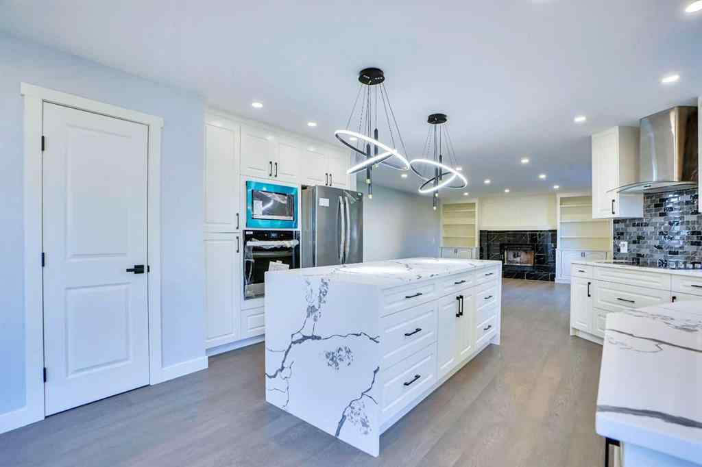 MLS® A2222471 - 194 Woodbriar Circle SW in Woodbine Calgary, Residential