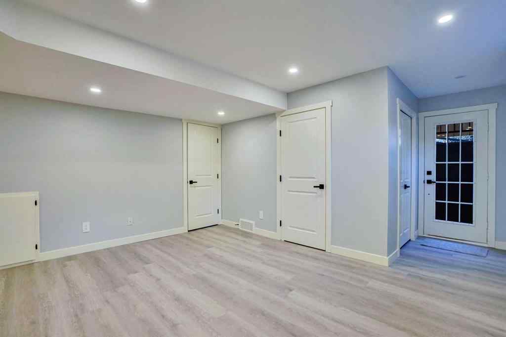 MLS® A2222471 - 194 Woodbriar Circle SW in Woodbine Calgary, Residential
