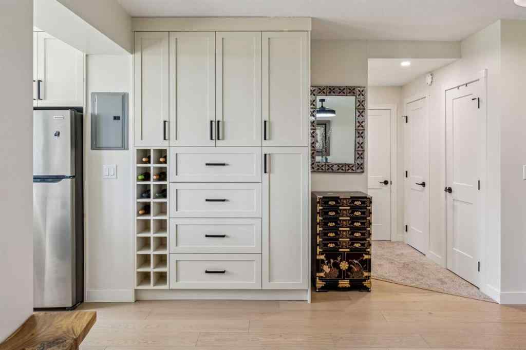 MLS® A2222498 - Unit #303 3204 Rideau Place SW in Rideau Park Calgary, Residential