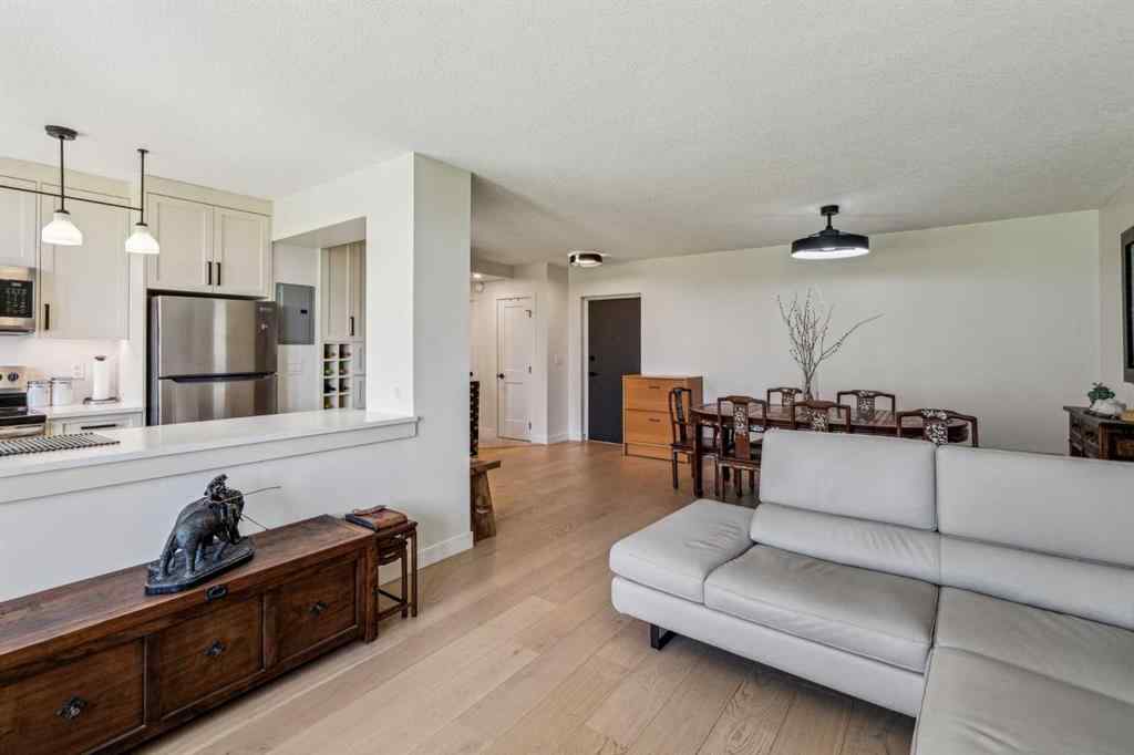MLS® A2222498 - Unit #303 3204 Rideau Place SW in Rideau Park Calgary, Residential