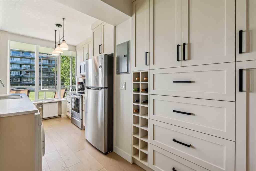 MLS® A2222498 - Unit #303 3204 Rideau Place SW in Rideau Park Calgary, Residential