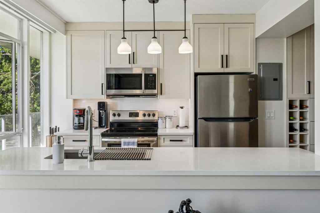 MLS® A2222498 - Unit #303 3204 Rideau Place SW in Rideau Park Calgary, Residential