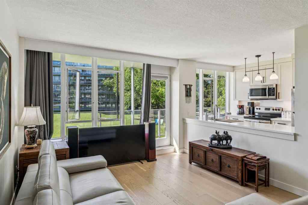 MLS® A2222498 - Unit #303 3204 Rideau Place SW in Rideau Park Calgary, Residential
