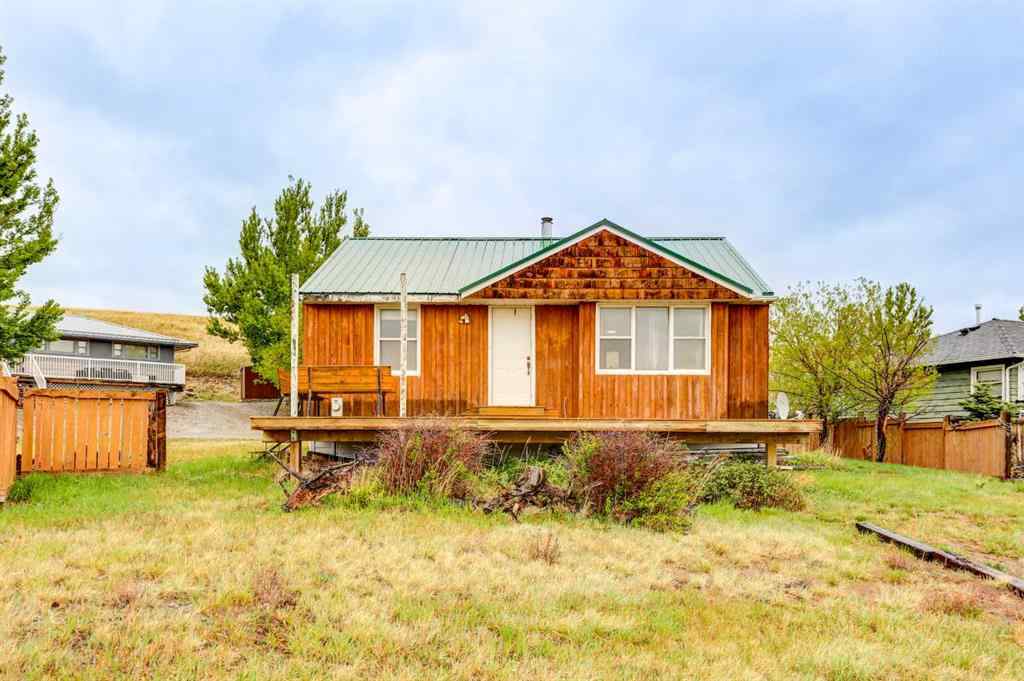 MLS® A2222502 - 610 Chinook Crescent  in NONE Rural Pincher Creek No. 9, M.D. of, Residential