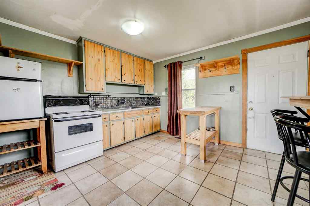 MLS® A2222502 - 610 Chinook Crescent  in NONE Rural Pincher Creek No. 9, M.D. of, Residential