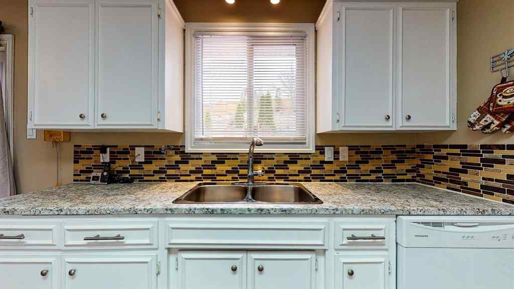MLS® A2222531 - 7 Valleyview Drive SW in SW Hill Medicine Hat, Residential