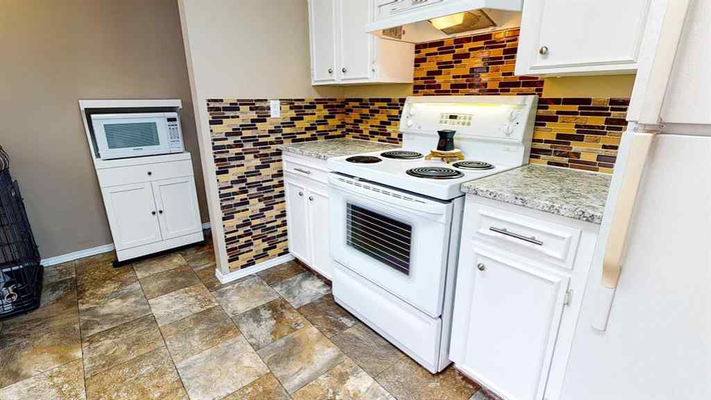 MLS® A2222531 - 7 Valleyview Drive SW in SW Hill Medicine Hat, Residential