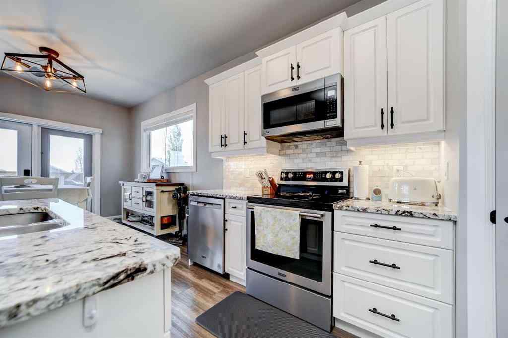 MLS® A2222602 - 1029 Livingston Way  in NONE Pincher Creek, Residential