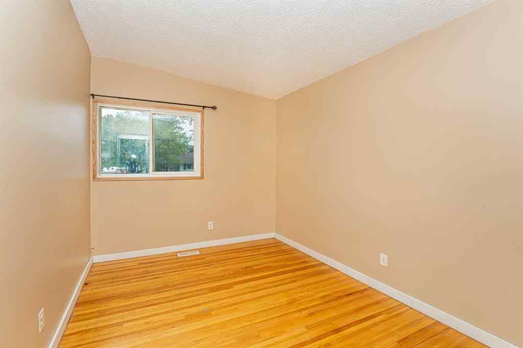 MLS® A2222629 - 7416 Hunterfield Road NW in Huntington Hills Calgary, Residential