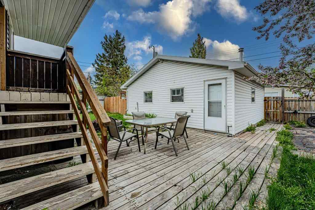 MLS® A2222629 - 7416 Hunterfield Road NW in Huntington Hills Calgary, Residential