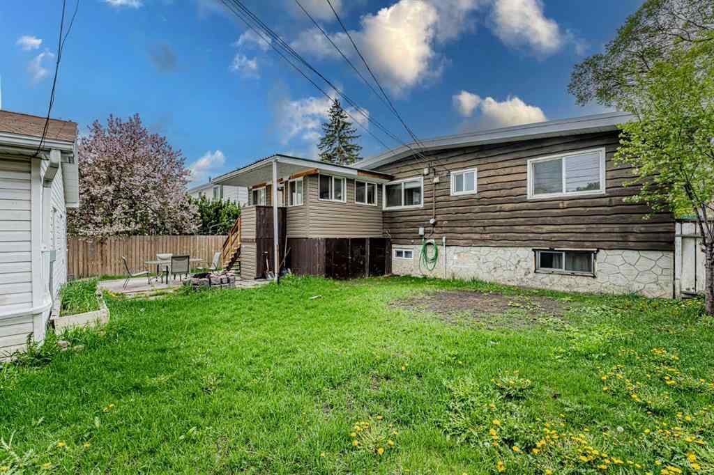 MLS® A2222629 - 7416 Hunterfield Road NW in Huntington Hills Calgary, Residential