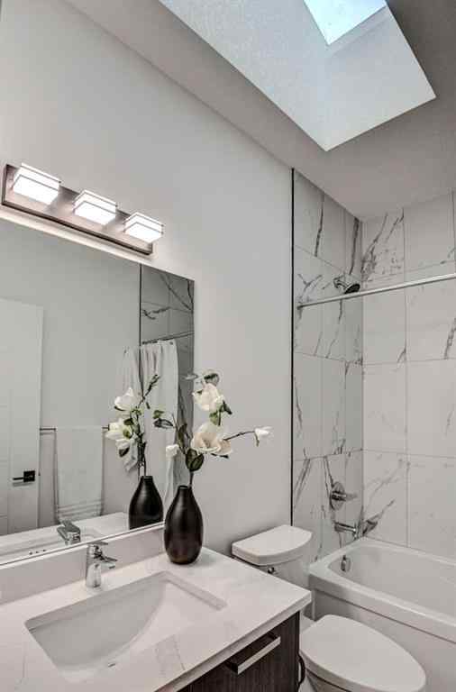 MLS® A2222733 - 1765 7 Avenue NW in Hillhurst Calgary, Residential