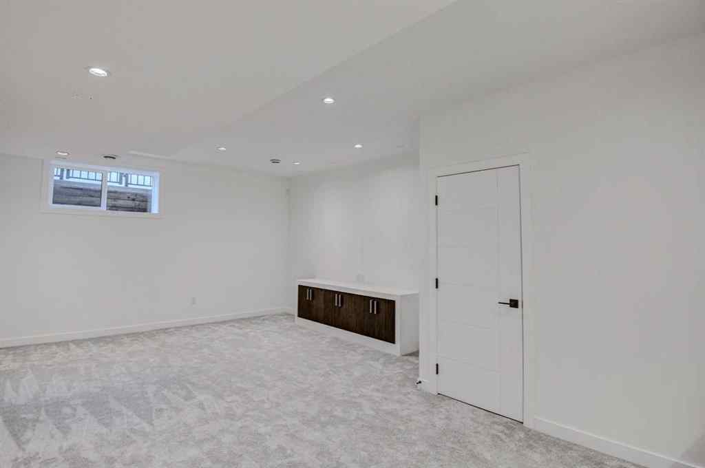 MLS® A2222733 - 1765 7 Avenue NW in Hillhurst Calgary, Residential