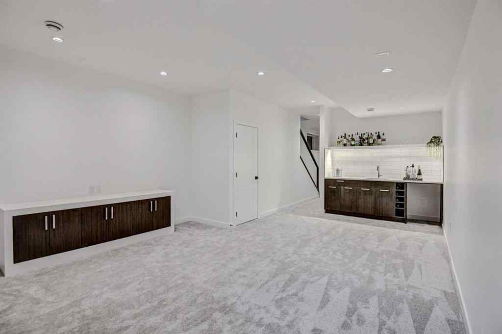 MLS® A2222733 - 1765 7 Avenue NW in Hillhurst Calgary, Residential