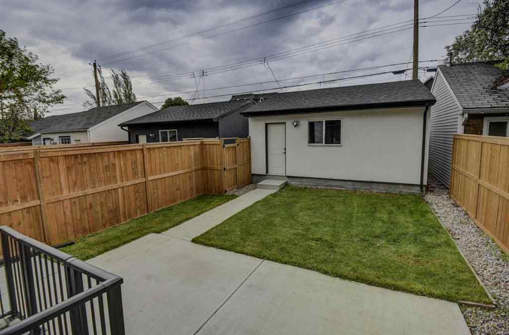 MLS® A2222733 - 1765 7 Avenue NW in Hillhurst Calgary, Residential