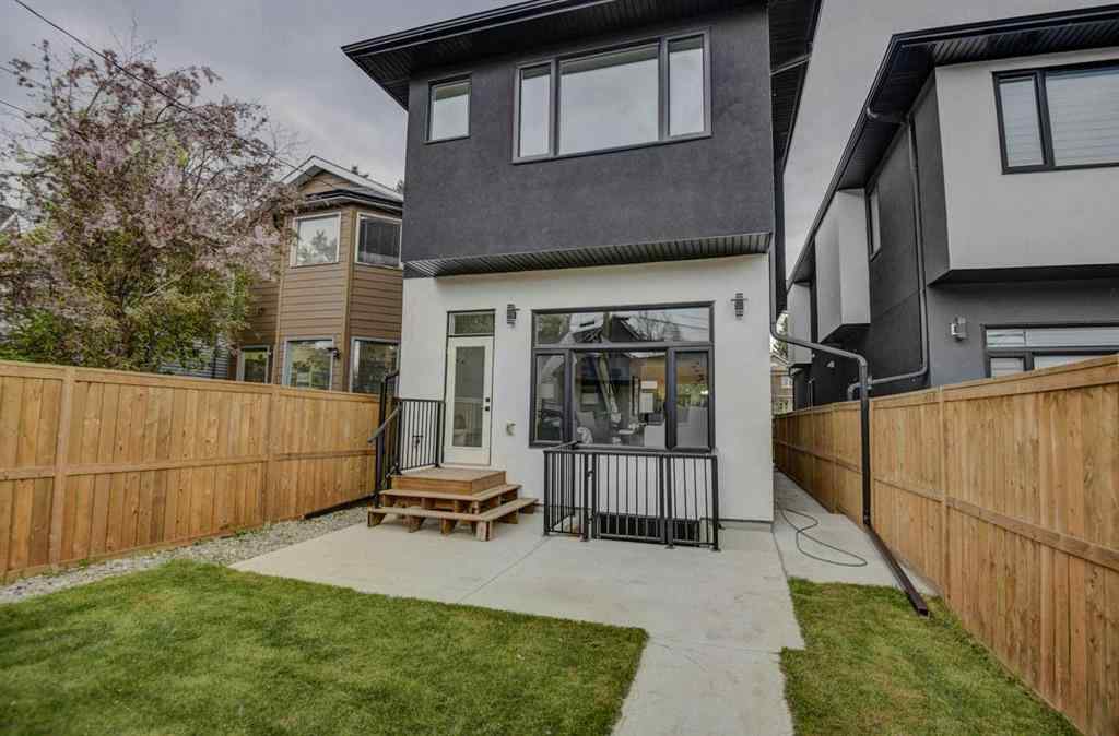 MLS® A2222733 - 1765 7 Avenue NW in Hillhurst Calgary, Residential