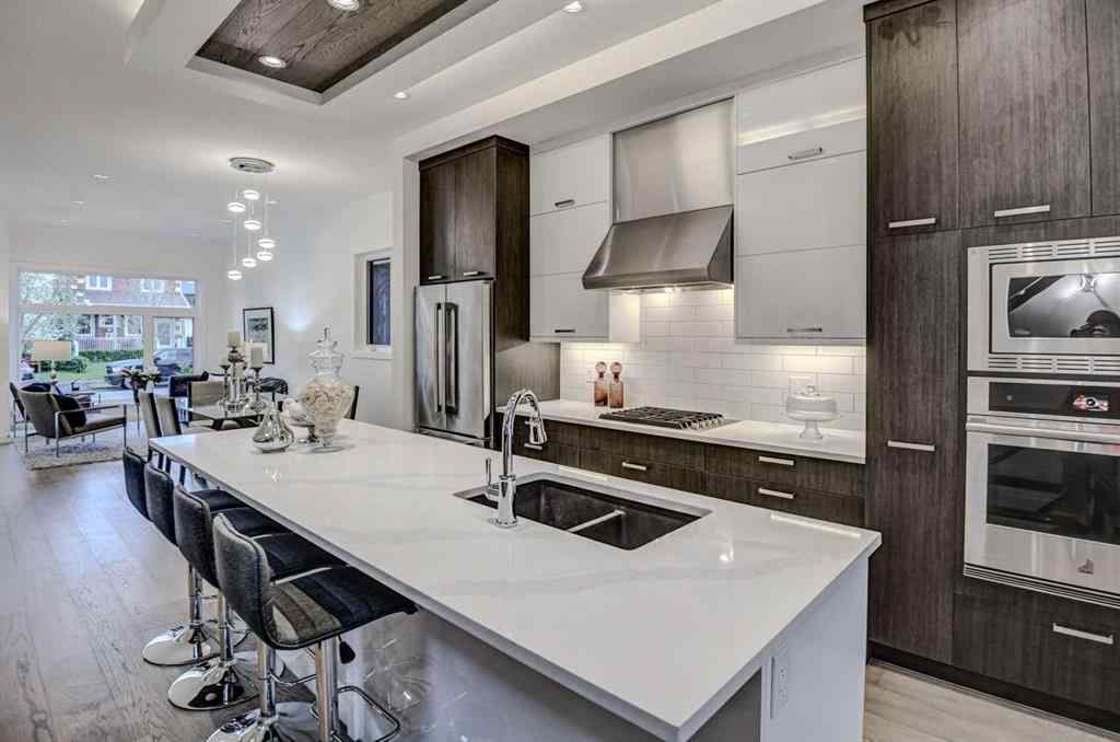 MLS® A2222733 - 1765 7 Avenue NW in Hillhurst Calgary, Residential
