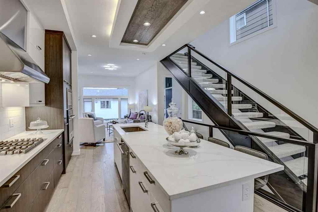 MLS® A2222733 - 1765 7 Avenue NW in Hillhurst Calgary, Residential