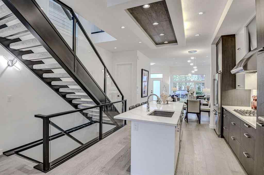 MLS® A2222733 - 1765 7 Avenue NW in Hillhurst Calgary, Residential