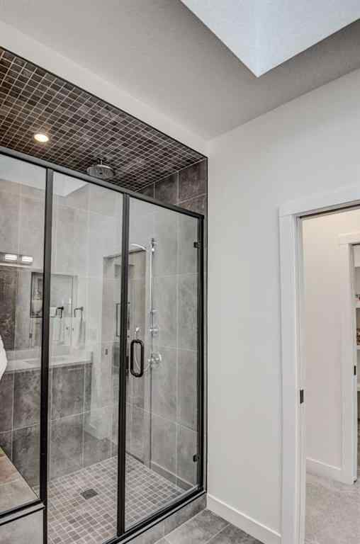 MLS® A2222733 - 1765 7 Avenue NW in Hillhurst Calgary, Residential