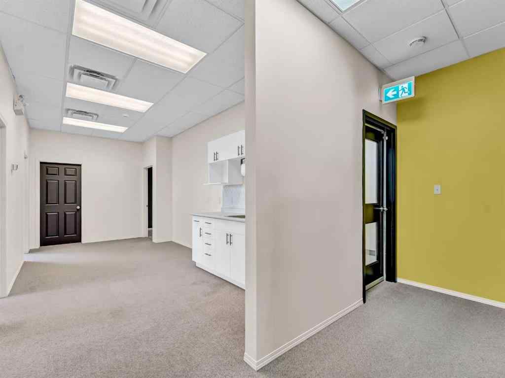MLS® A2222750 - Unit #205 1290 Trans Canada Way SE in Southview-Park Meadows Medicine Hat, Commercial