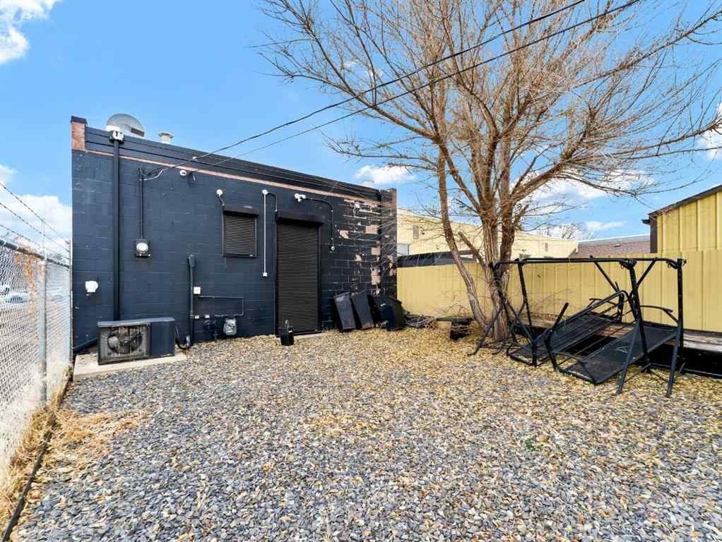 MLS® A2222789 - 745 2 Street SE in River Flats Medicine Hat, Commercial