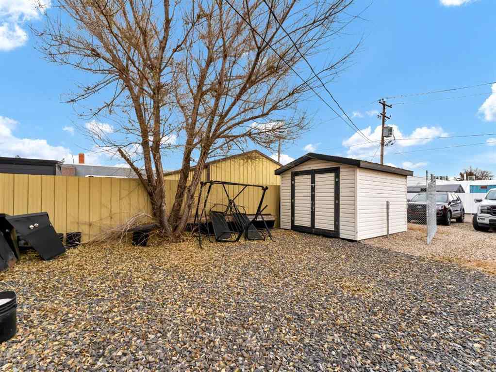 MLS® A2222789 - 745 2 Street SE in River Flats Medicine Hat, Commercial