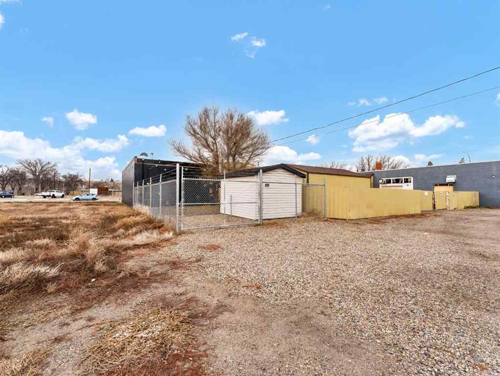 MLS® A2222789 - 745 2 Street SE in River Flats Medicine Hat, Commercial