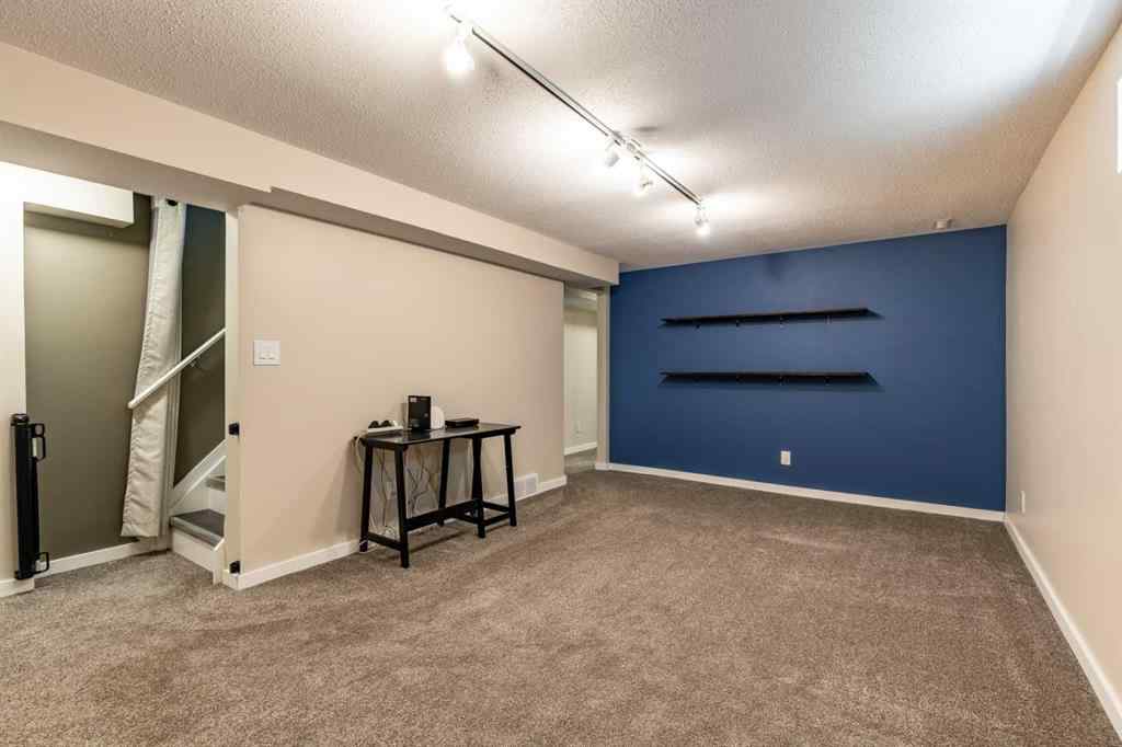 MLS® A2222807 - 10 Rundle Crescent SE in Ross Glen Medicine Hat, Residential