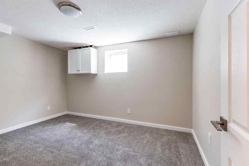MLS® A2222807 - 10 Rundle Crescent SE in Ross Glen Medicine Hat, Residential
