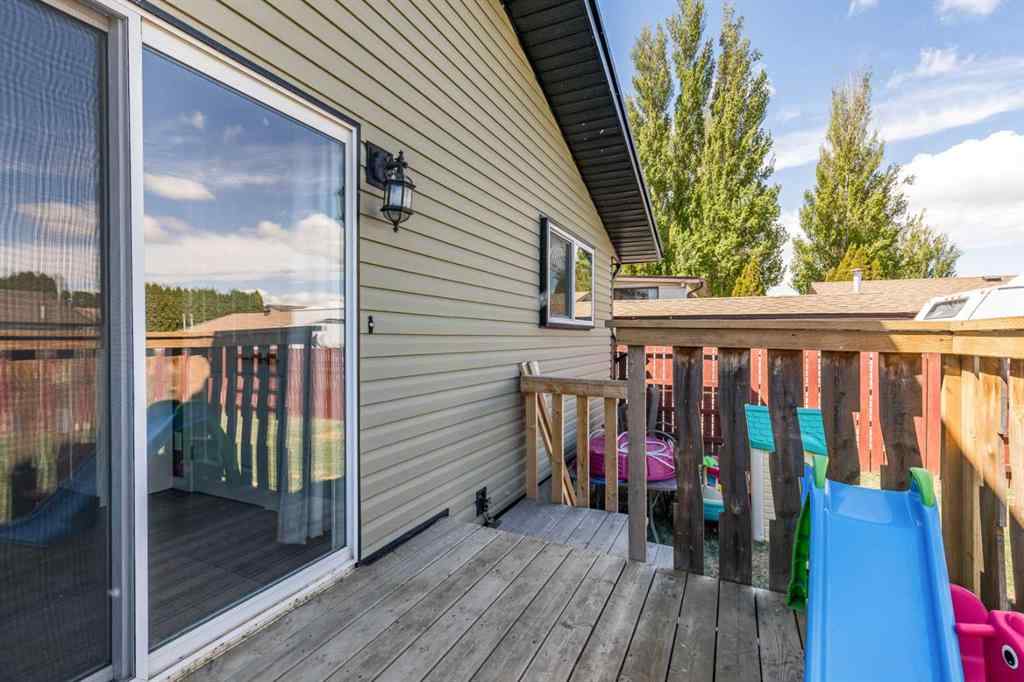 MLS® A2222807 - 10 Rundle Crescent SE in Ross Glen Medicine Hat, Residential