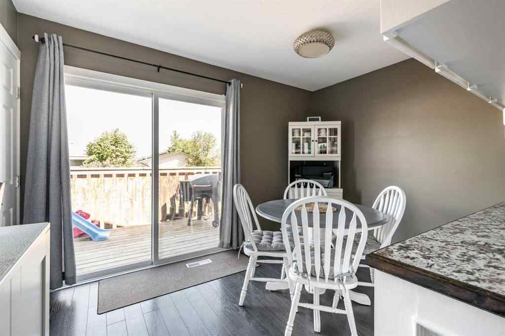 MLS® A2222807 - 10 Rundle Crescent SE in Ross Glen Medicine Hat, Residential