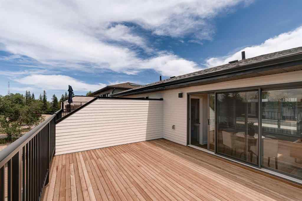 MLS® A2222843 - 27 Sovereign Heights SW in Shaganappi Calgary, Residential