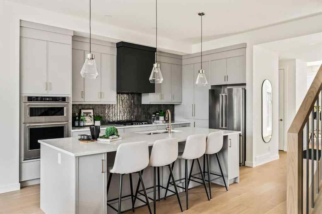 MLS® A2222843 - 27 Sovereign Heights SW in Shaganappi Calgary, Residential