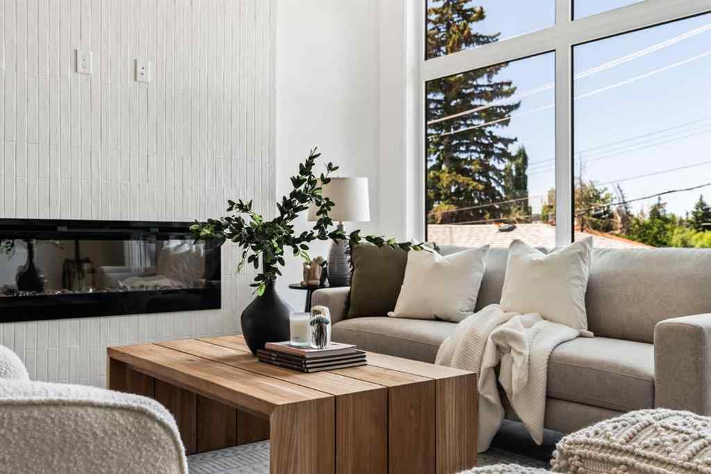 MLS® A2222843 - 27 Sovereign Heights SW in Shaganappi Calgary, Residential