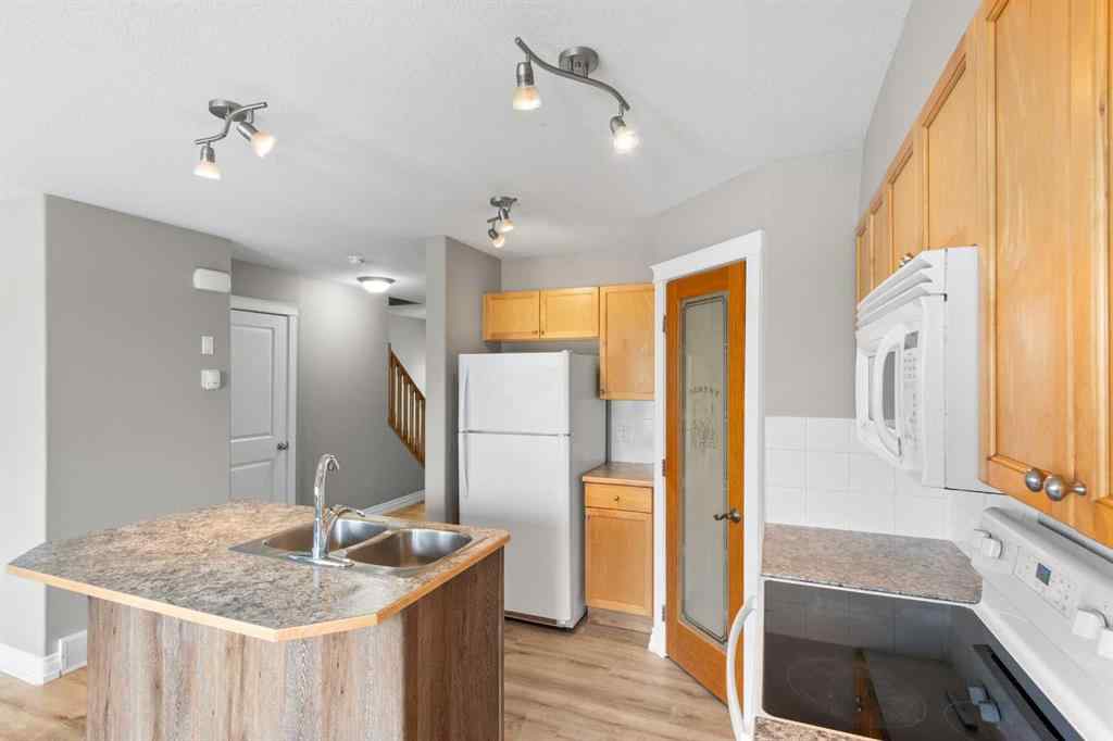 MLS® A2222863 - Unit #6 2002 22 Avenue  in NONE Bowden, Residential