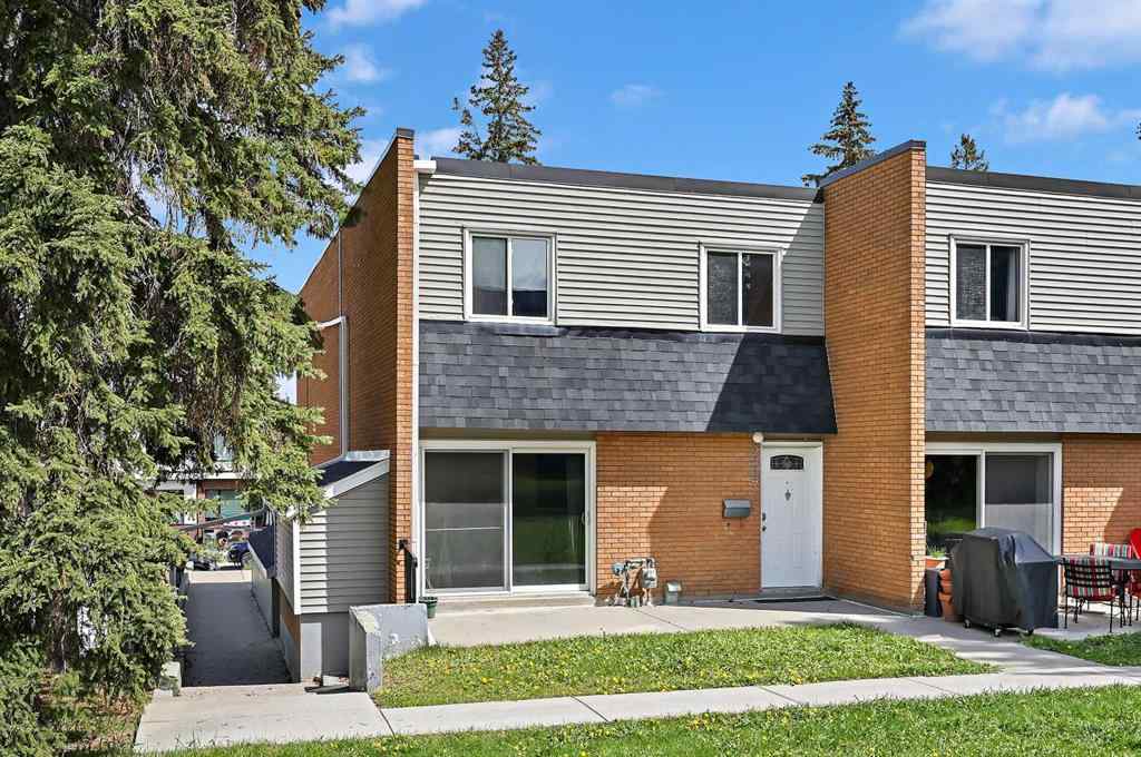 MLS® A2222887 - 3507 43 Street SW in Glenbrook Calgary, Residential