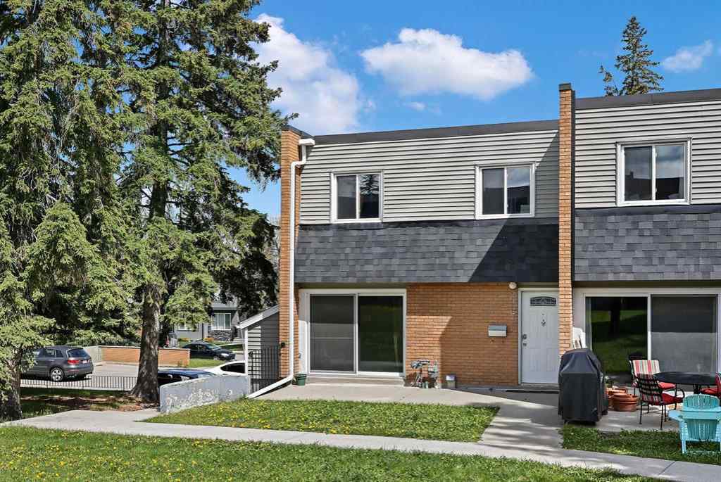MLS® A2222887 - 3507 43 Street SW in Glenbrook Calgary, Residential