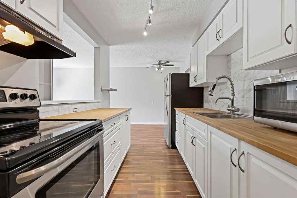 MLS® A2222887 - 3507 43 Street SW in Glenbrook Calgary, Residential
