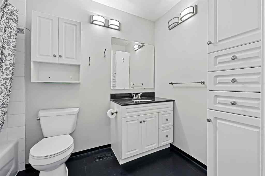 MLS® A2222887 - 3507 43 Street SW in Glenbrook Calgary, Residential