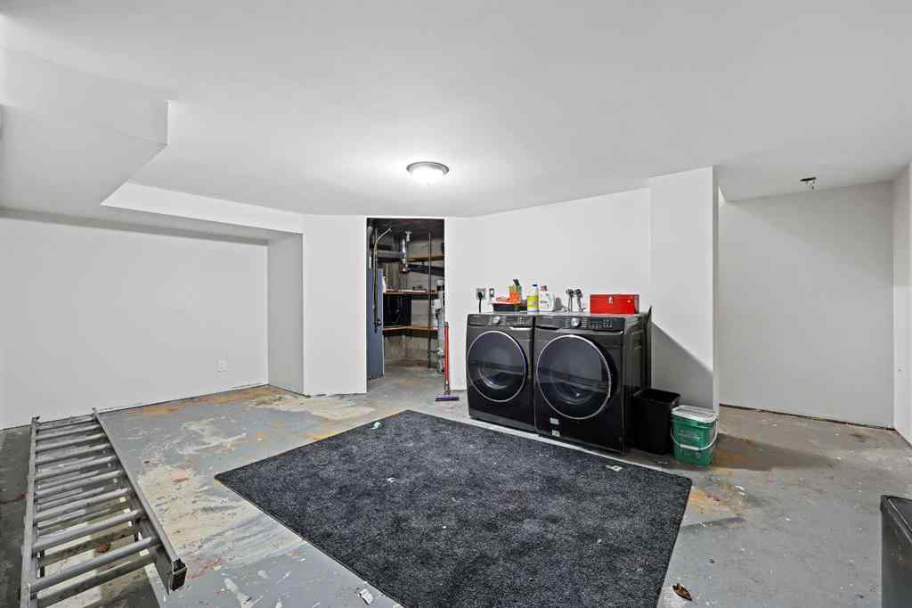 MLS® A2222887 - 3507 43 Street SW in Glenbrook Calgary, Residential
