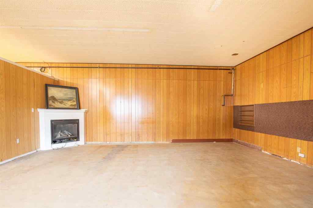 MLS® A2222959 - Unit #1-4 4906 50 Street  in NONE Rimbey, Commercial