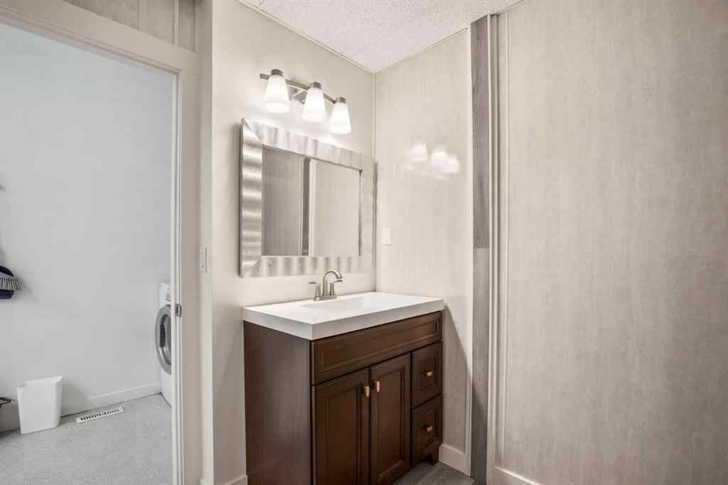 MLS® A2222959 - Unit #1-4 4906 50 Street  in NONE Rimbey, Commercial