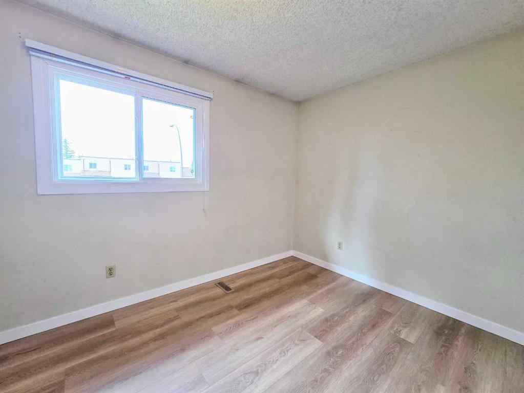 MLS® A2222983 - Unit #76 2511 38 Street NE in Rundle Calgary, Residential