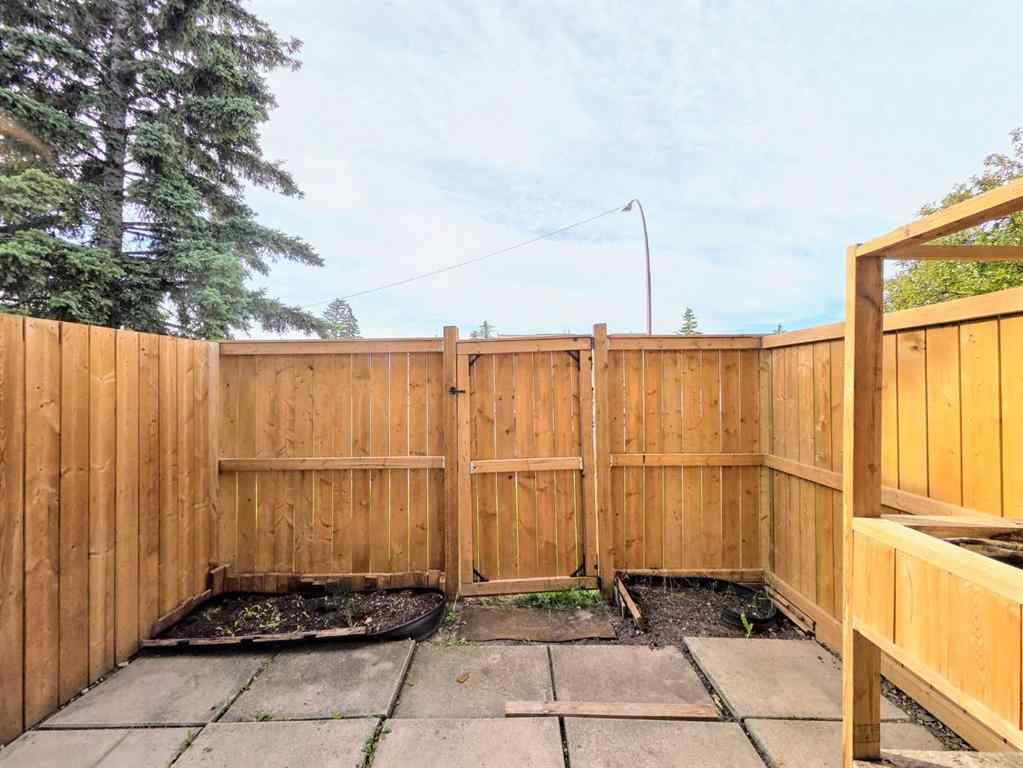 MLS® A2222983 - Unit #76 2511 38 Street NE in Rundle Calgary, Residential
