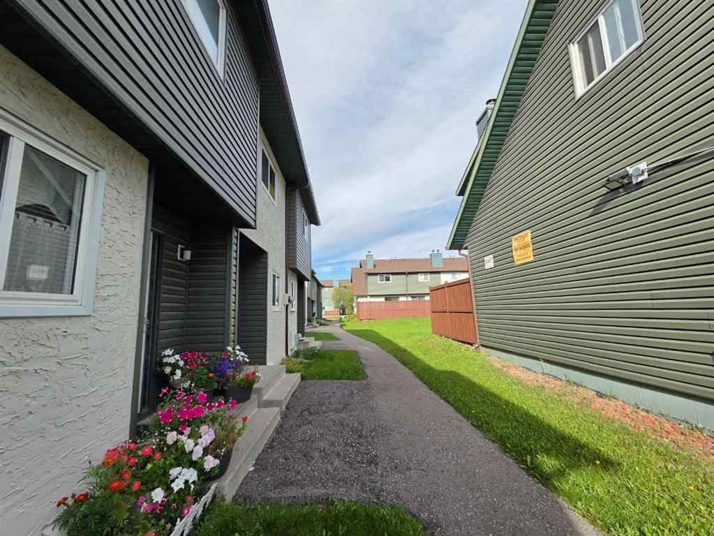 MLS® A2222983 - Unit #76 2511 38 Street NE in Rundle Calgary, Residential
