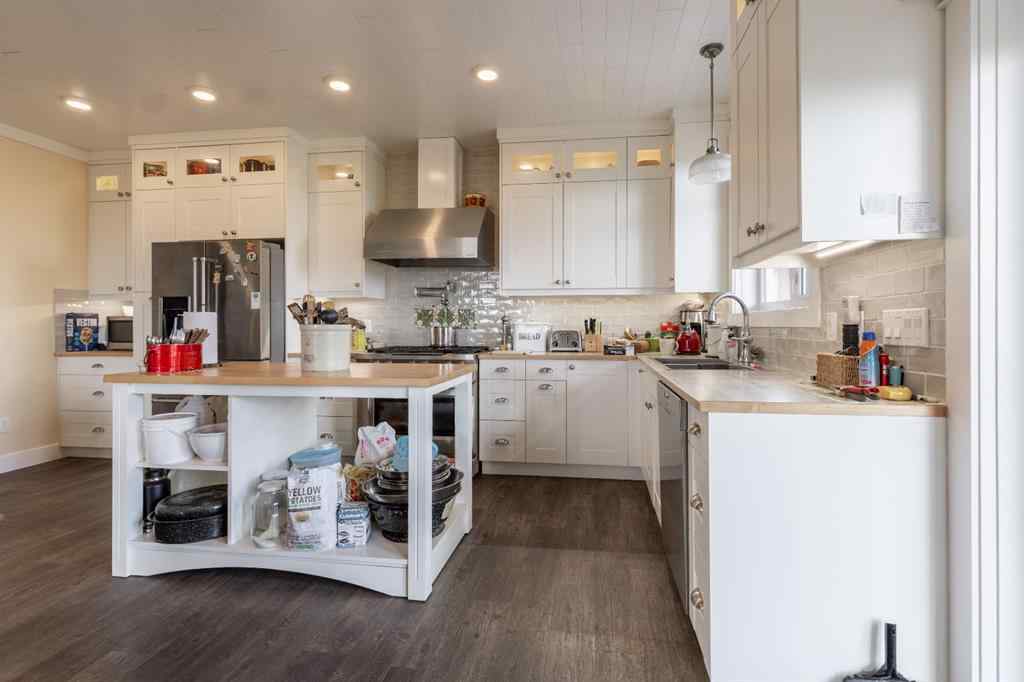 MLS® A2223013 - 42015 RR280   in NONE Hill Spring, Residential