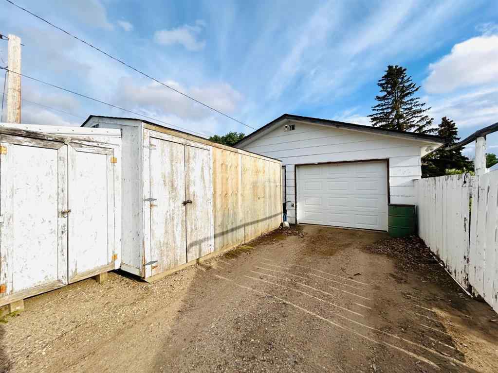 MLS® A2223032 - 202 7 Avenue E in NONE Oyen, Residential
