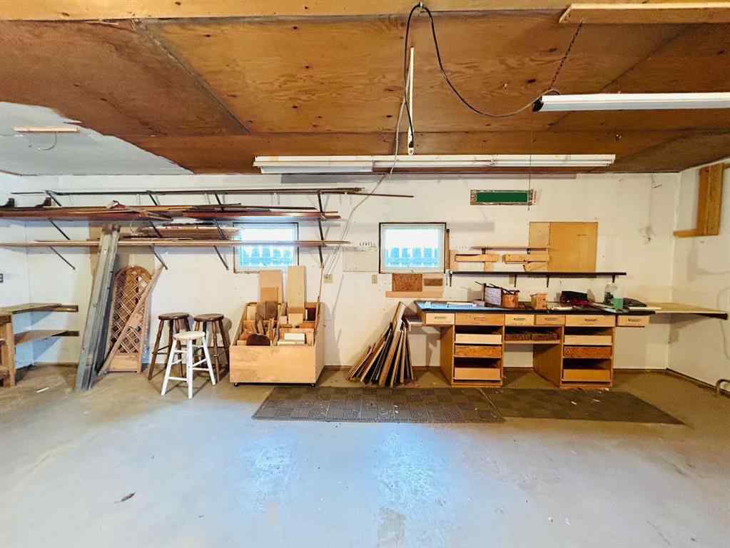 MLS® A2223032 - 202 7 Avenue E in NONE Oyen, Residential
