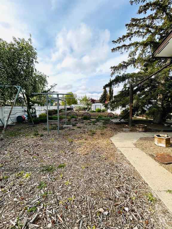 MLS® A2223032 - 202 7 Avenue E in NONE Oyen, Residential